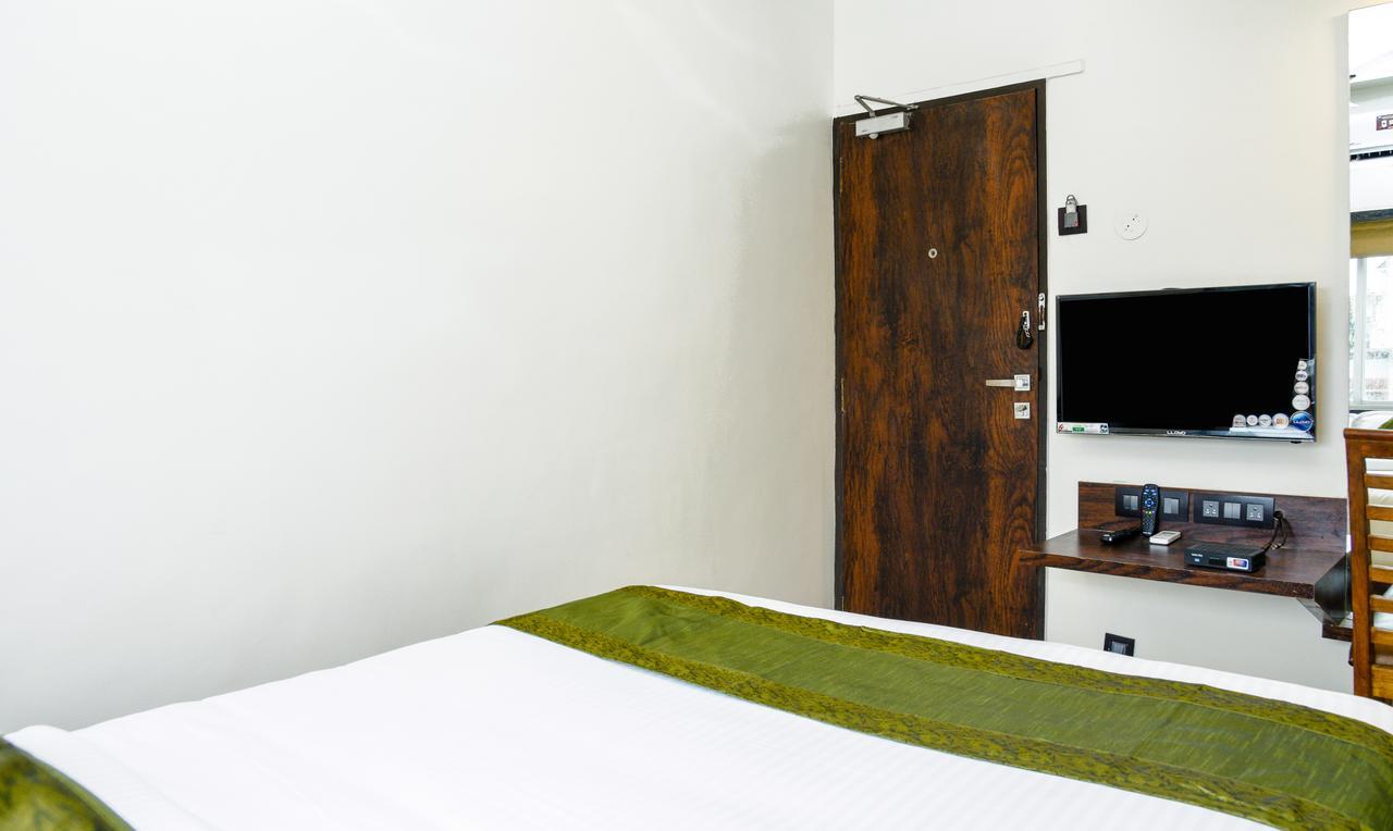 Treebo Malhaar Regency Hotel Chinchvad Ngoại thất bức ảnh