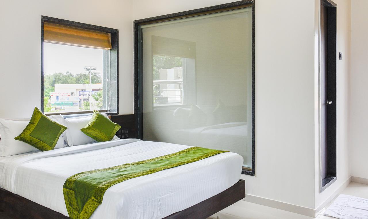 Treebo Malhaar Regency Hotel Chinchvad Ngoại thất bức ảnh