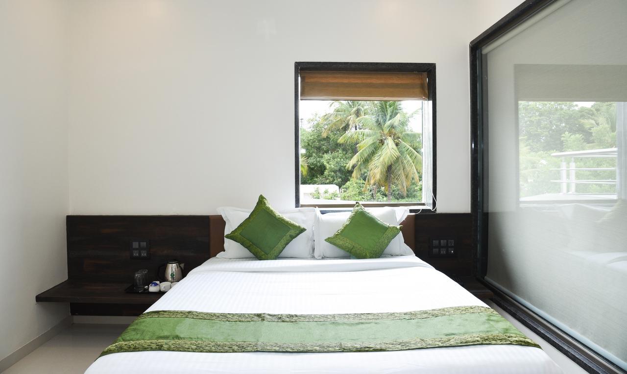 Treebo Malhaar Regency Hotel Chinchvad Ngoại thất bức ảnh