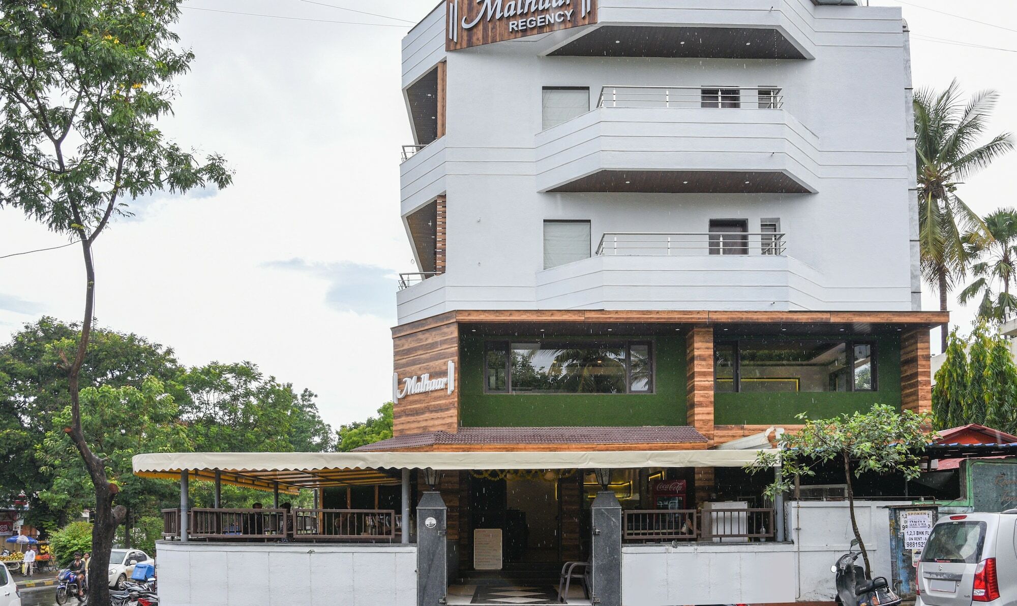 Treebo Malhaar Regency Hotel Chinchvad Ngoại thất bức ảnh
